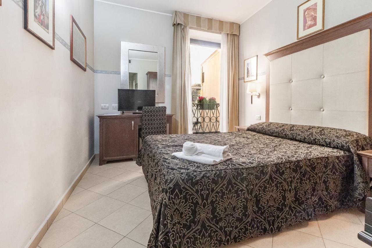 Vittorio Emanuele 3* Sassari